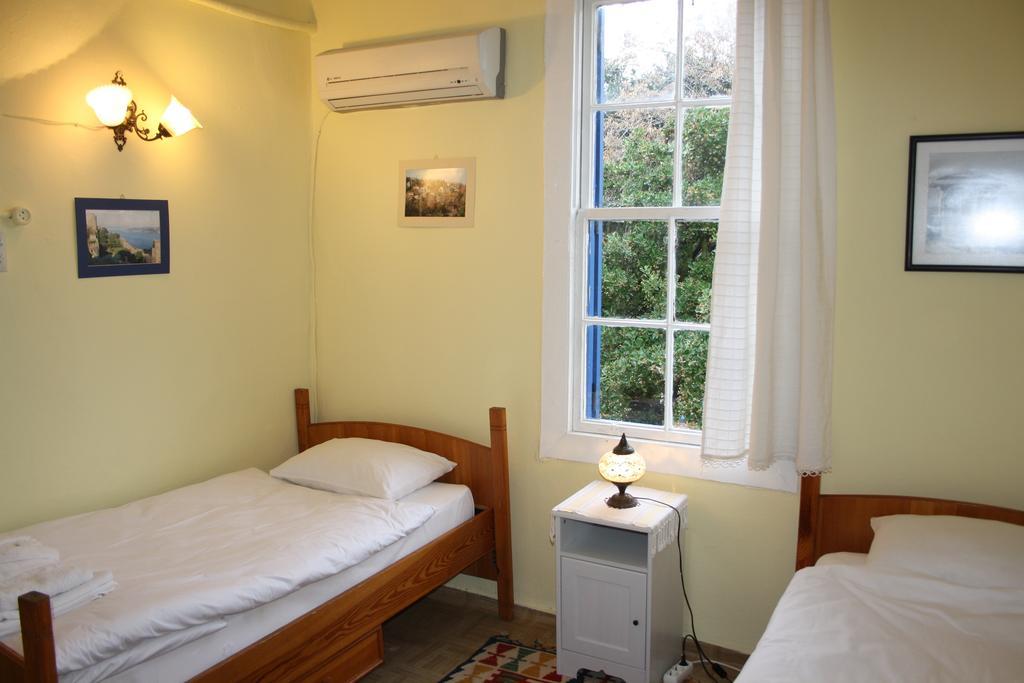 Istanbul Pension Ayvalı Habitación foto